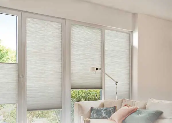 immagine ambientata tenda indoor perfecta